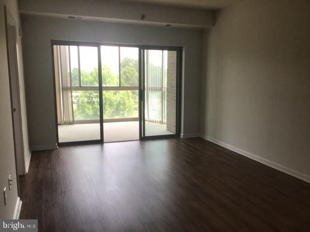 3005 S Leisure World Blvd #523, Silver Spring, MD 20906