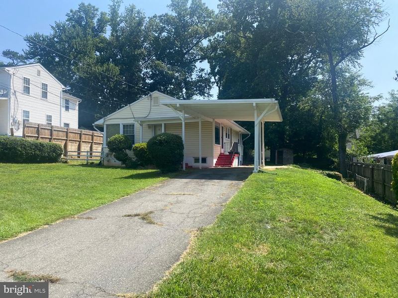 3137 Graham Rd, Falls Church, VA 22042