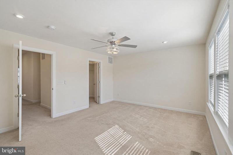 8124 Bock Farm Pl, Alexandria, VA 22306