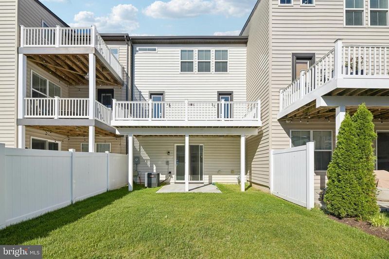 8124 Bock Farm Pl, Alexandria, VA 22306