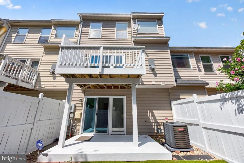 12054 Edgemere Cir, Reston, VA 20190