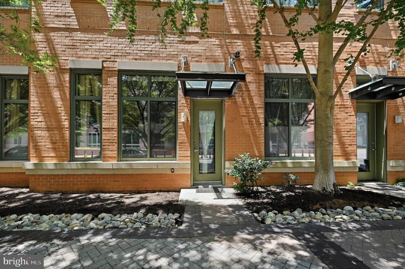3625 10th St N #103, Arlington, VA 22201