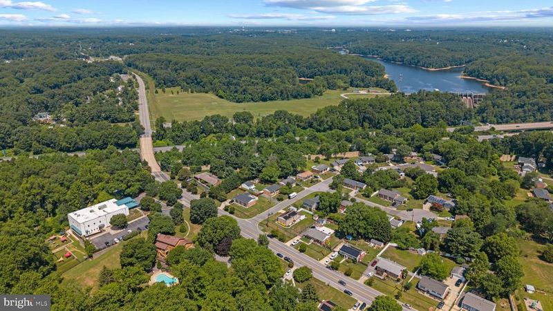 7517 Brooklyn Bridge Rd, Laurel, MD 20707