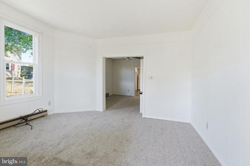 815 Maple Ave N #A, Brunswick, MD 21716