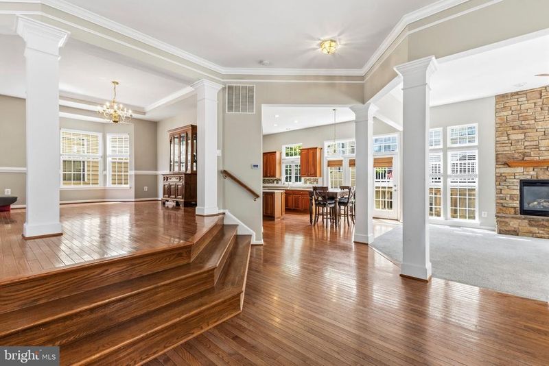 9136 Lake Parcel Dr, Fort Belvoir, VA 22060