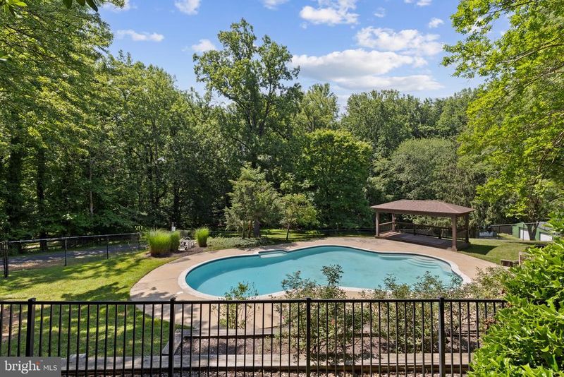 7517 Brooklyn Bridge Rd, Laurel, MD 20707