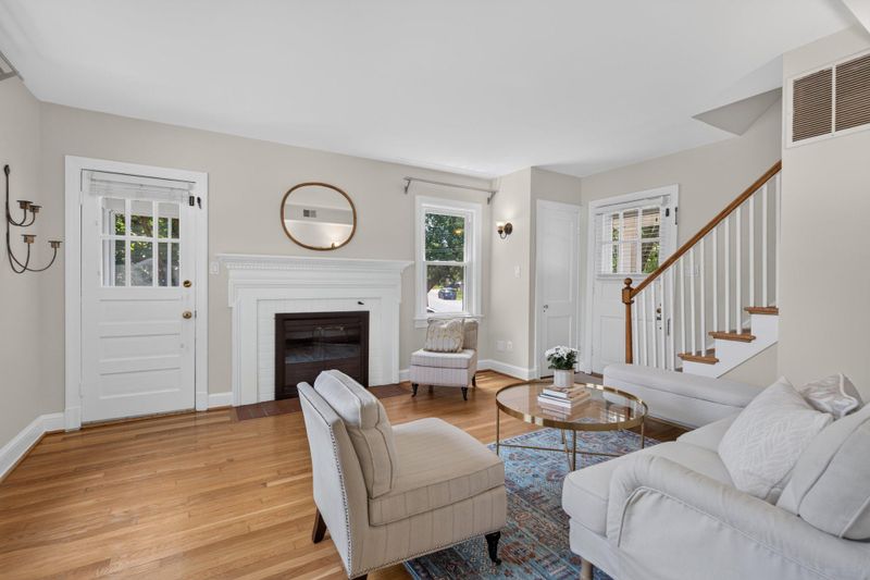 835 N Buchanan St, Arlington, VA 22203