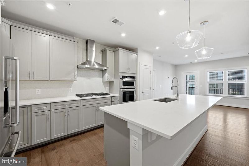 2324 Wind Charm St #306, Herndon, VA 20171