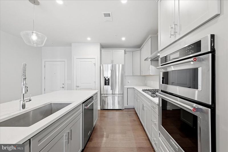 2324 Wind Charm St #306, Herndon, VA 20171