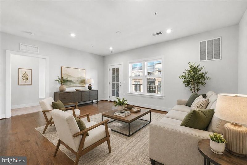 2324 Wind Charm St #306, Herndon, VA 20171