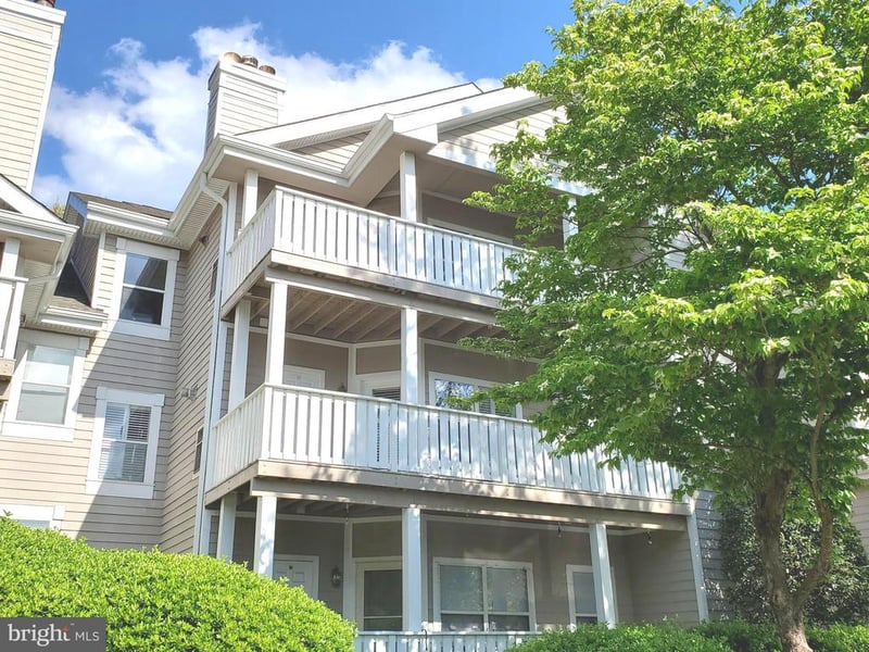 6005 Rosebud Ln #301, Centreville, VA 20121