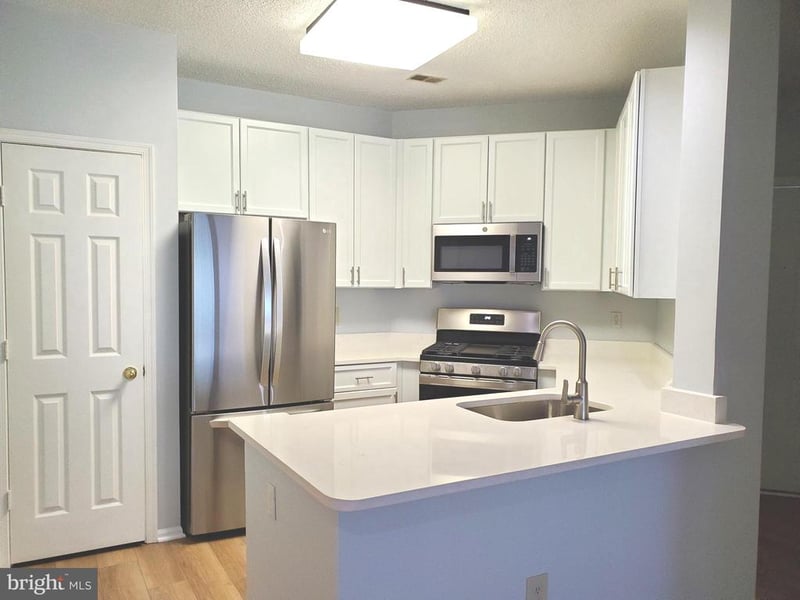 6005 Rosebud Ln #301, Centreville, VA 20121