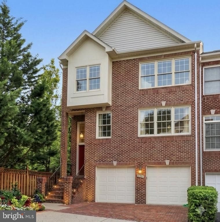 9510 Gatecross Pl, Burke, VA 22015