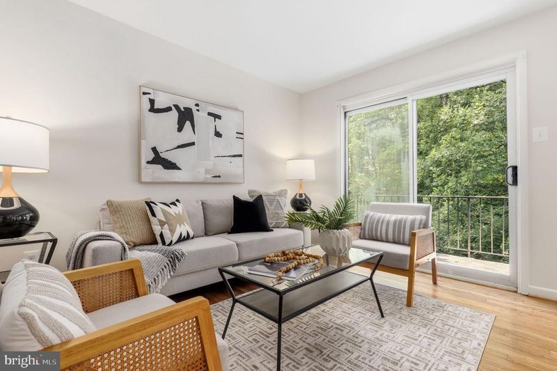 10619 Kenilworth Ave #202, Bethesda, MD 20814