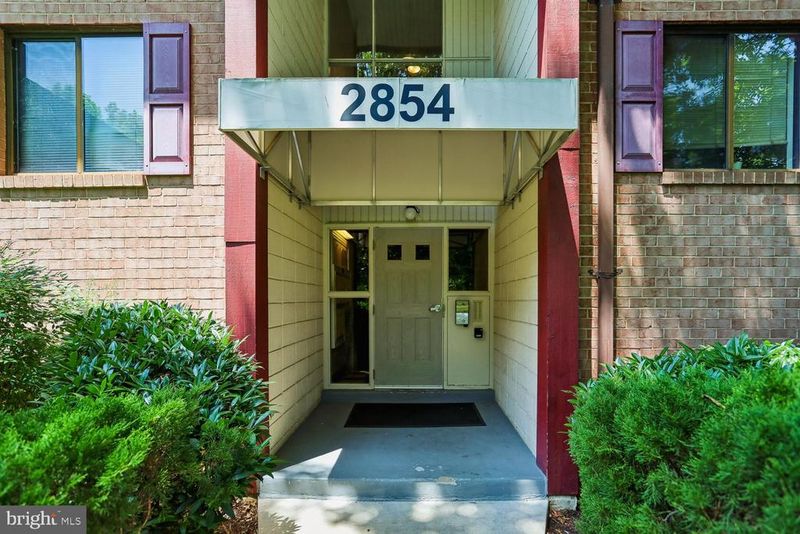 2854 Dover Ln, Falls Church, VA 22042
