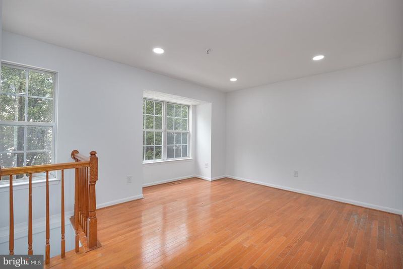 9909 Royal Commerce Pl, Upper Marlboro, MD 20774