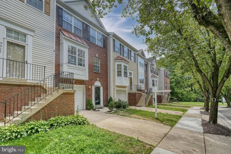 9909 Royal Commerce Pl, Upper Marlboro, MD 20774