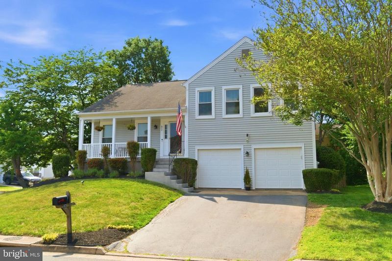 62 Mcpherson Cir, Sterling, VA 20165