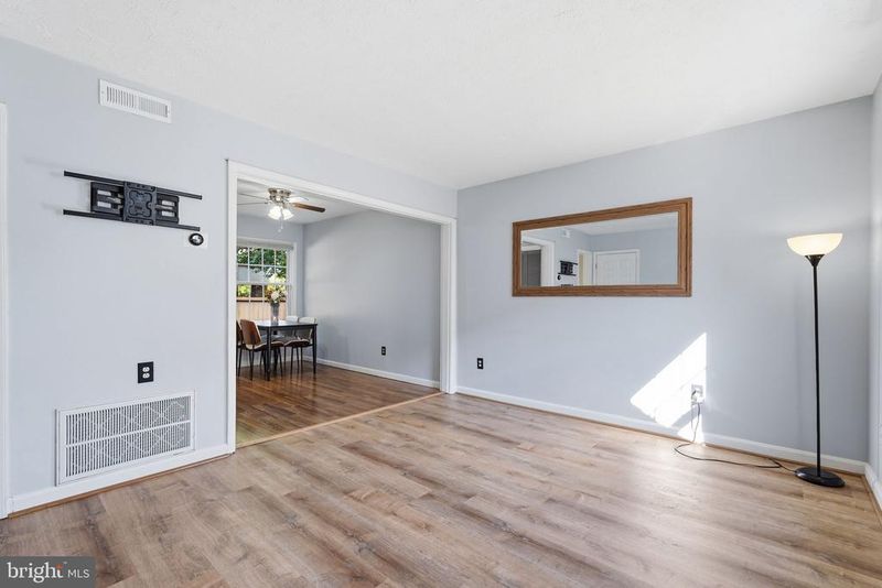 66 Plaza St NE #105, Leesburg, VA 20176