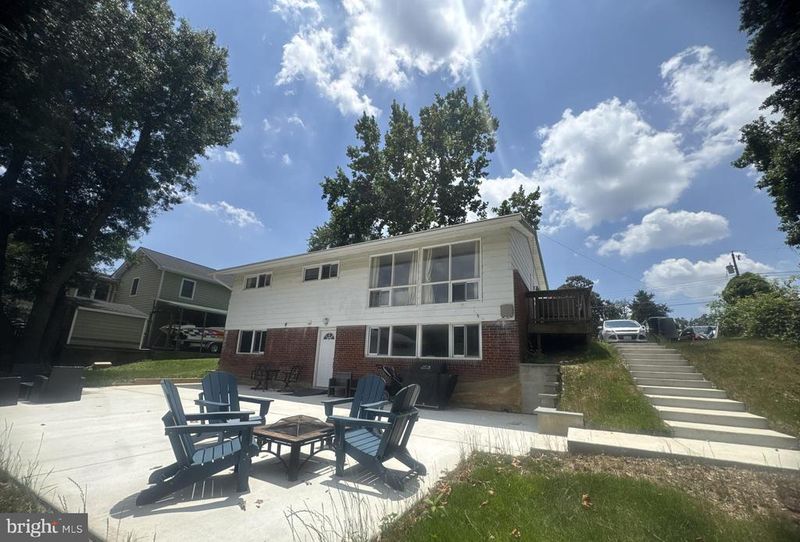6315 Willowood Ln, Alexandria, VA 22310