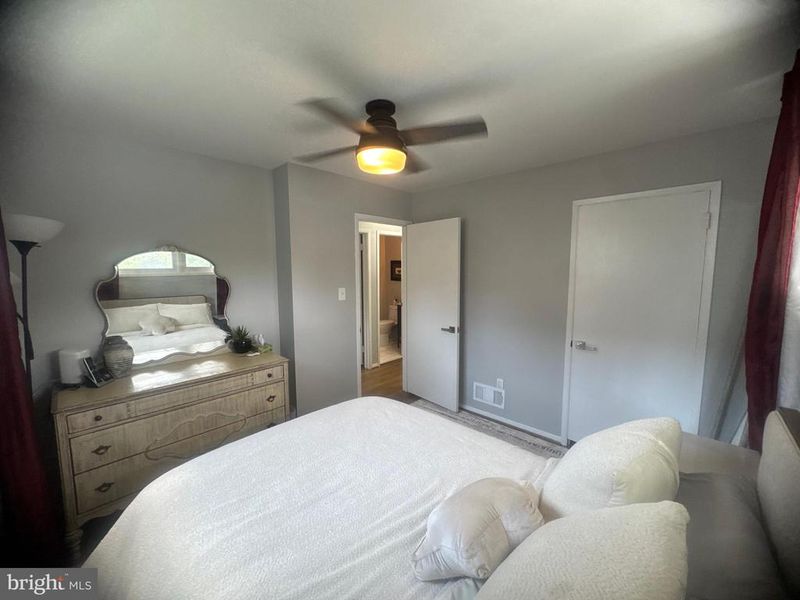6315 Willowood Ln, Alexandria, VA 22310
