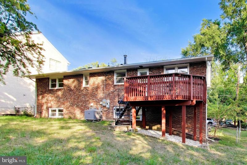 1922 Oakwood St, Temple Hills, MD 20748