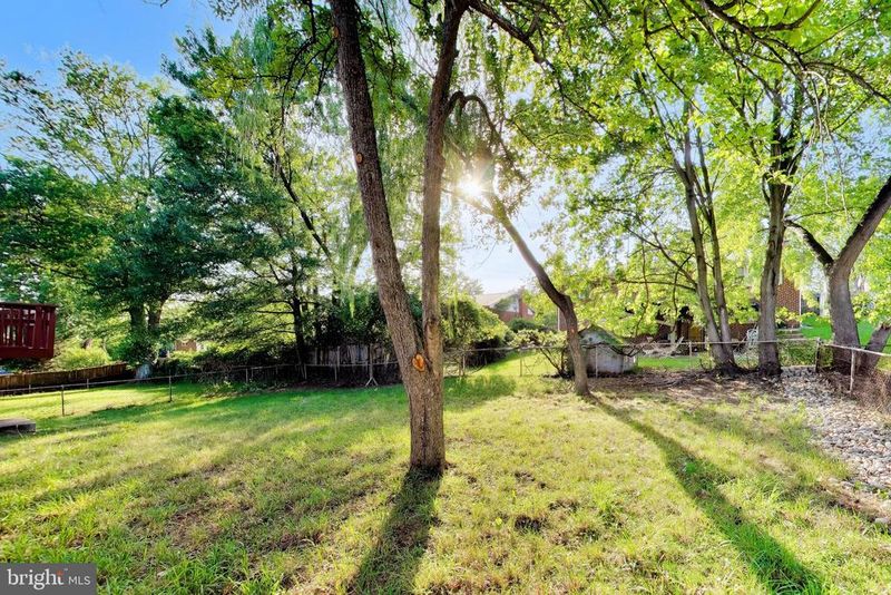 1922 Oakwood St, Temple Hills, MD 20748