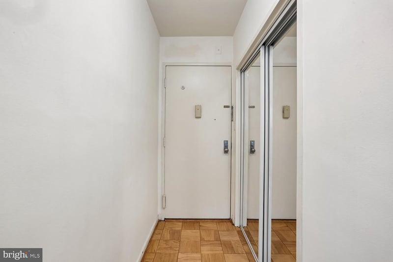 10401 Grosvenor Pl #324, Rockville, MD 20852