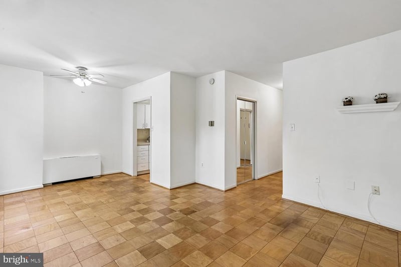 10401 Grosvenor Pl #324, Rockville, MD 20852