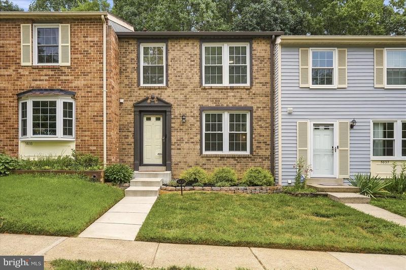 5835 Rock Forest Ct, Centreville, VA 20121