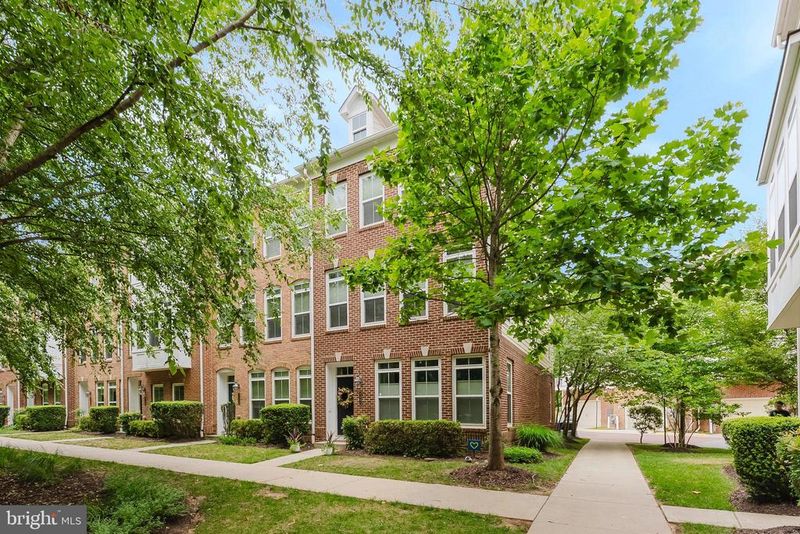 9441 Canonbury Sq, Fairfax, VA 22031