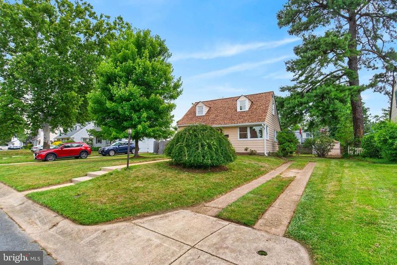 6925 Columbia Dr, Alexandria, VA 22307