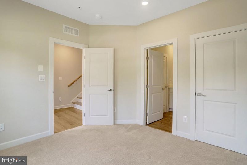 820 S Greenbrier St, Arlington, VA 22204