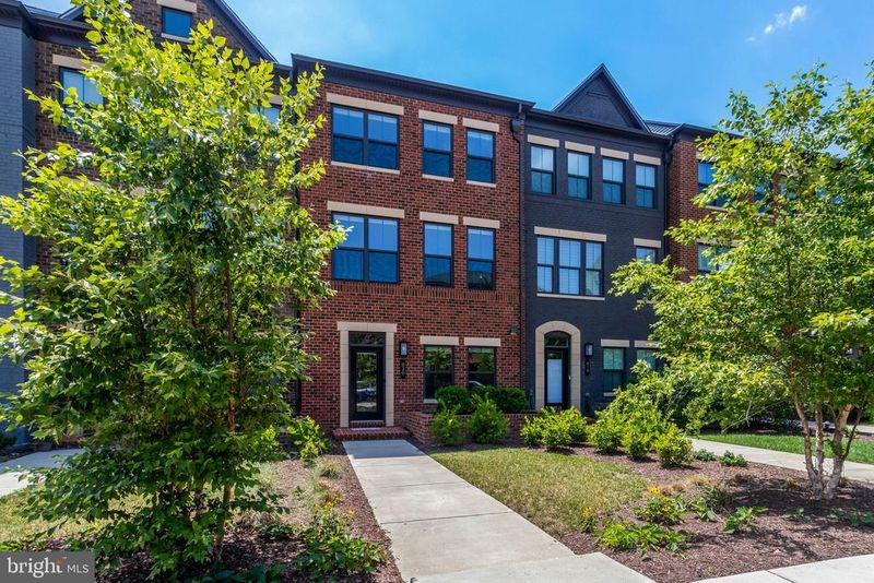 820 S Greenbrier St, Arlington, VA 22204