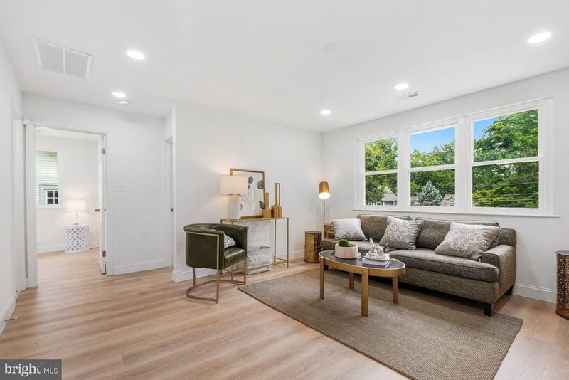 402 Elm Ave, Takoma Park, MD 20912