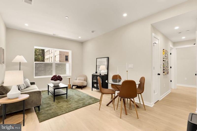 2606 41st St NW #1, Washington, DC 20007