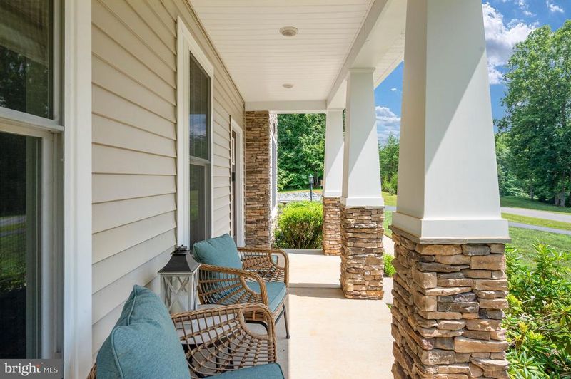 40 Boxwood Dr, Fredericksburg, VA 22406