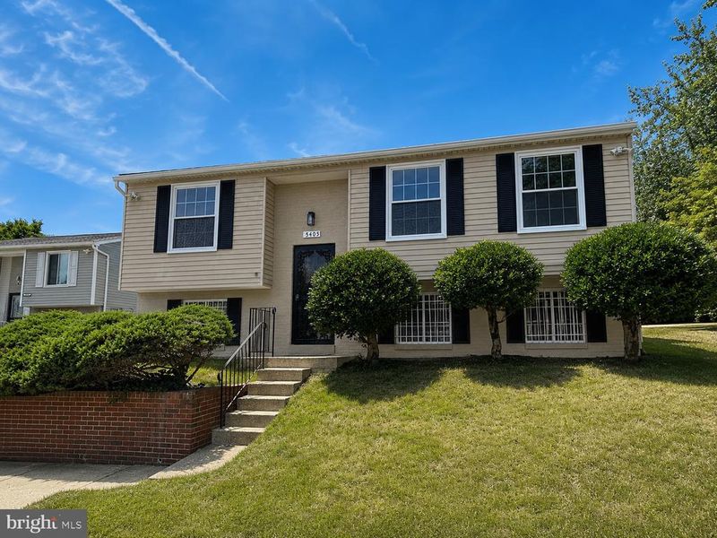5405 Truoc Ct, Oxon Hill, MD 20745