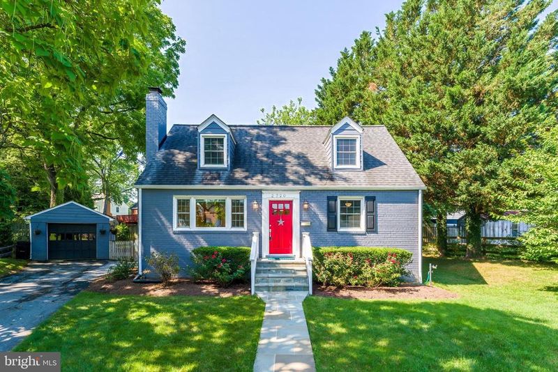 2720 Mccomas Ave, Kensington, MD 20895