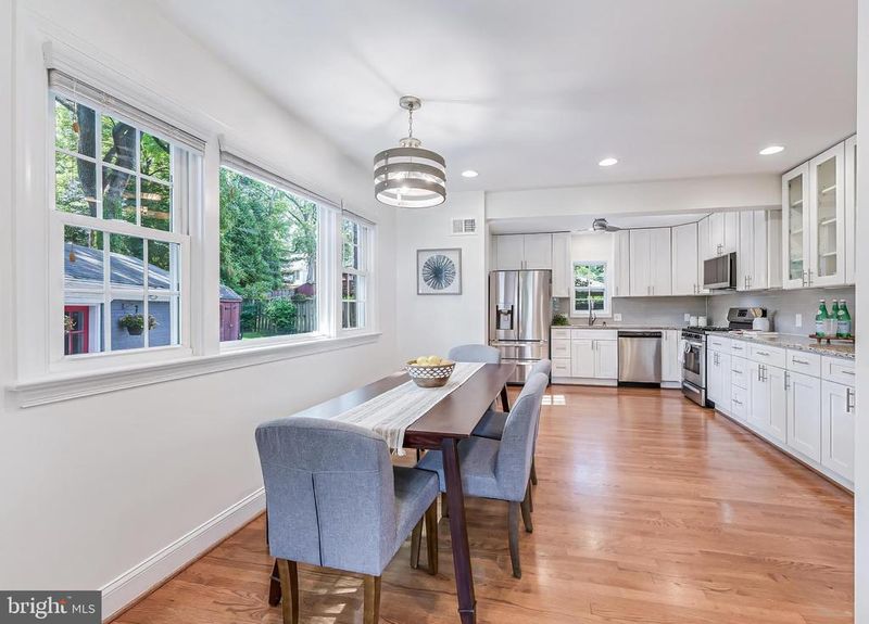 2720 Mccomas Ave, Kensington, MD 20895