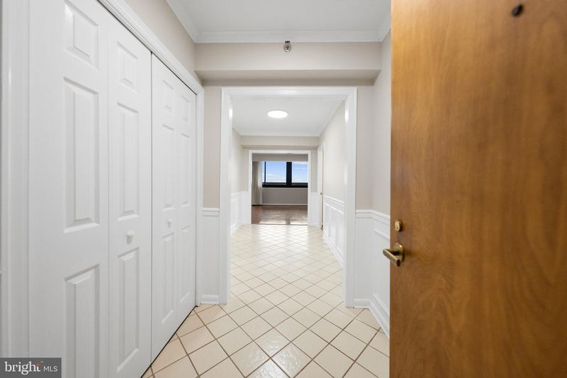 5501 Seminary Rd #1711S, Falls Church, VA 22041