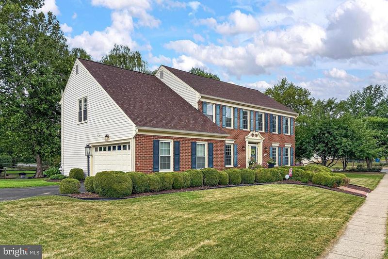 14700 Wildflower Ct, Centreville, VA 20120