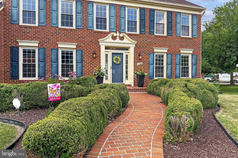 14700 Wildflower Ct, Centreville, VA 20120