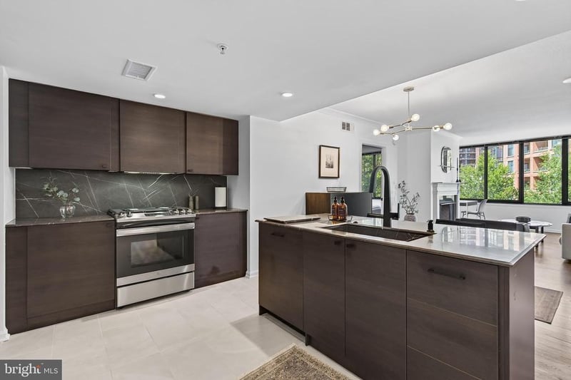 2220 Fairfax Dr #406, Arlington, VA 22201