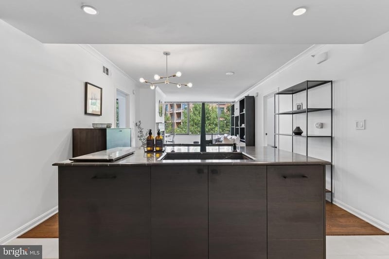 2220 Fairfax Dr #406, Arlington, VA 22201