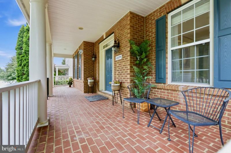 22835 Angelique Dr, Brambleton, VA 20148