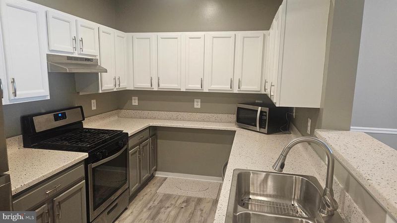 13301 New Acadia Ln #104, Upper Marlboro, MD 20774