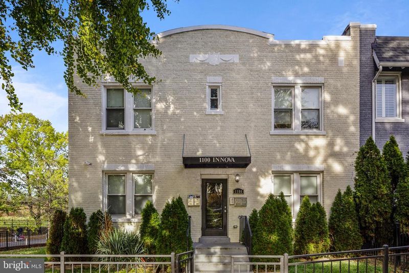 1100 Holbrook Ter NE #2, Washington, DC 20002
