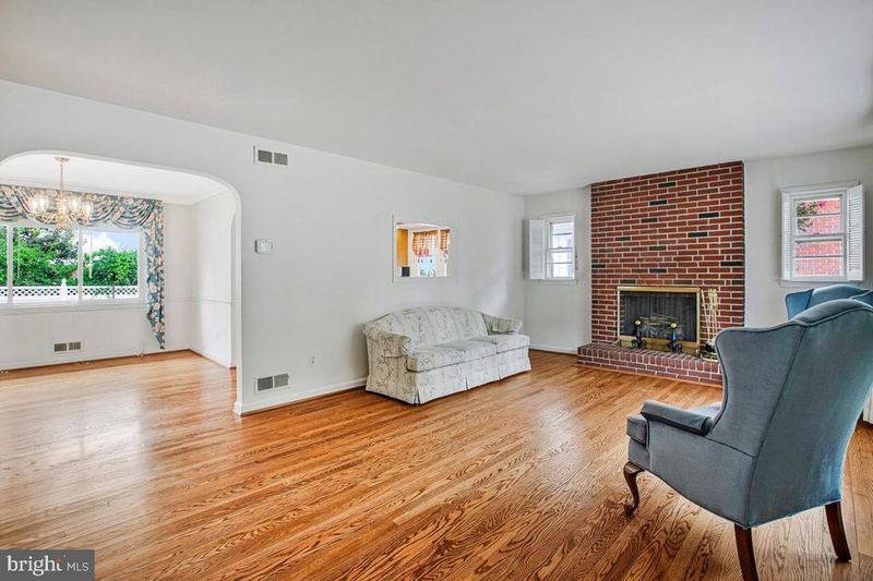 5606 Park Rd, Brooklyn Park, MD 21225