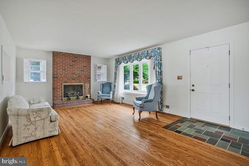 5606 Park Rd, Brooklyn Park, MD 21225